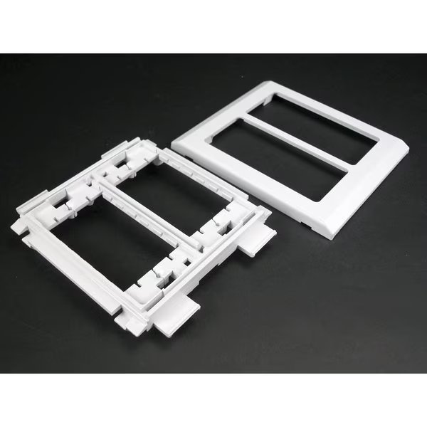 Bracket Fitting, Ivory, PVC, Wiremold, Mfr#: 5450