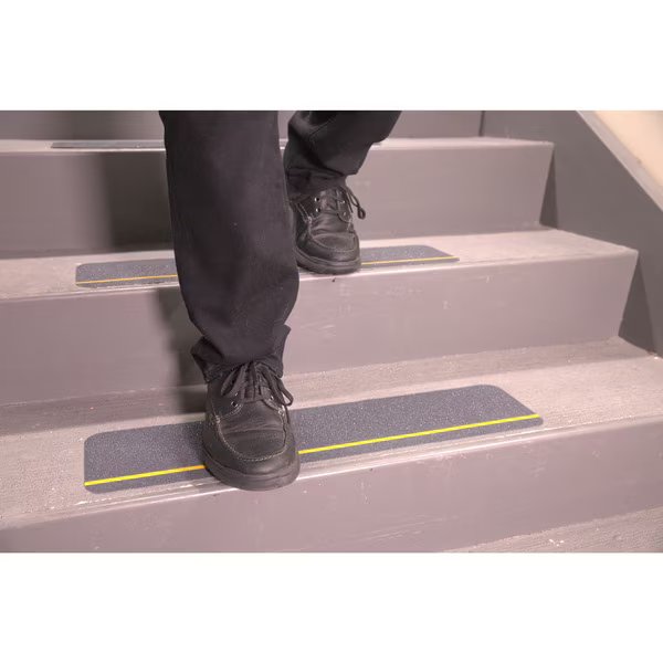 Adhesive Anti-Slip Treads 6"x 24"- Reflective Stripe Grit, PK4, Handi Treads, Mfr#: HTTG0624RP4