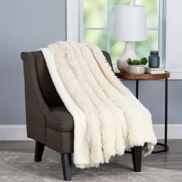 Faux Fur Throw Blanket, Luxurious, Soft Hypoallergenic Long Pile with Sherpa Back 60"x70" (White), Hastings Home, Mfr#: 508025HUZ