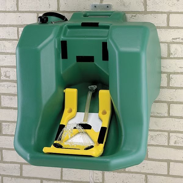 Eyewash Station in Green, Haws, Mfr#: 7500