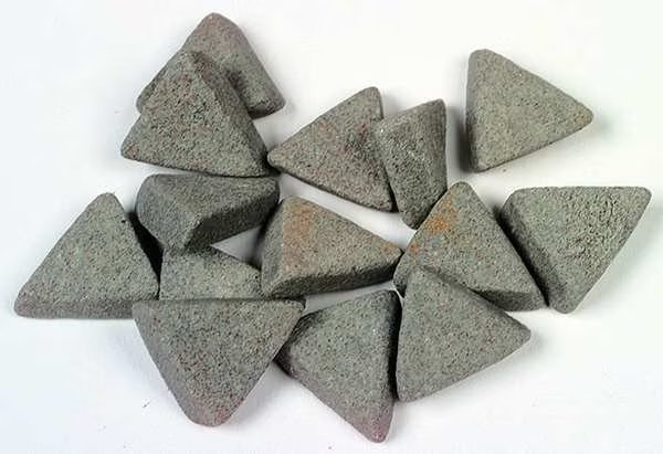 Ceramic Media, Triangle, 5/16" x 7/8", Raytech, Mfr#: 41-313